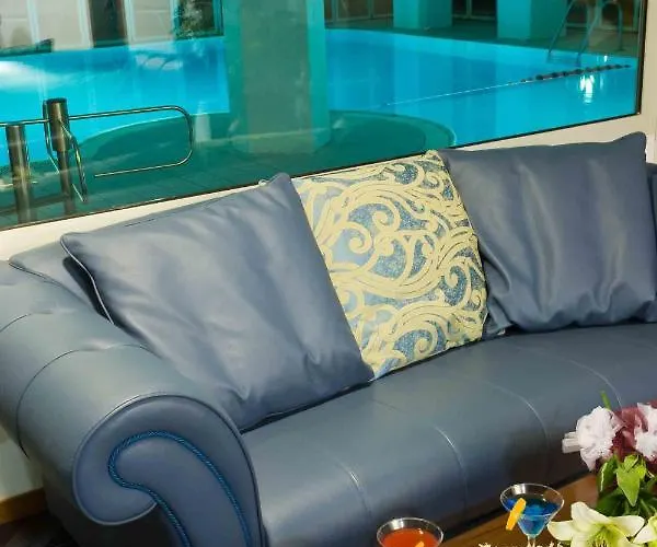 内格莱斯科酒店 卡托利卡