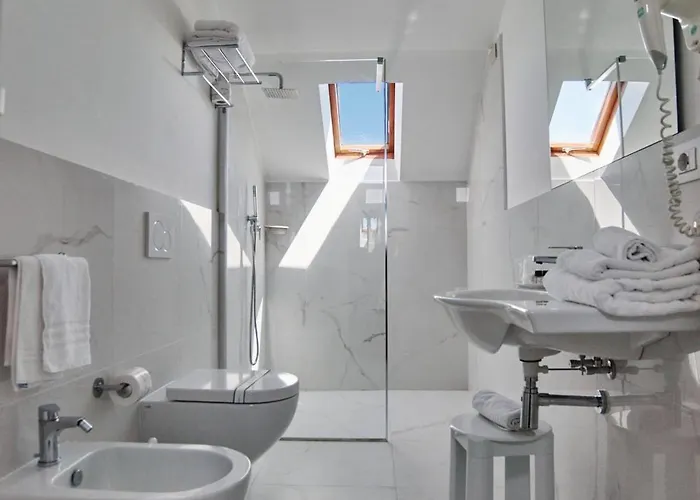 内格莱斯科酒店