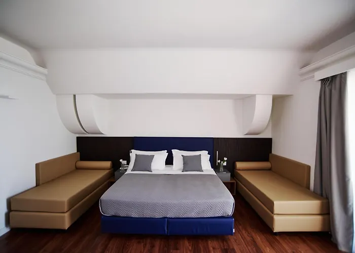 内格莱斯科酒店 4*