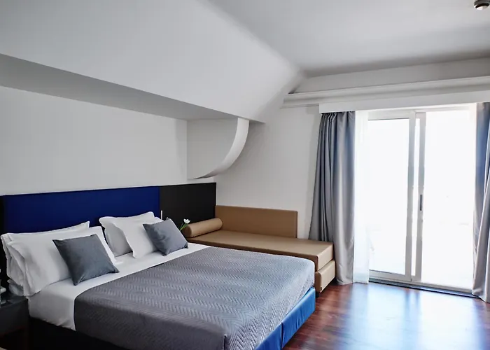 内格莱斯科酒店 酒店