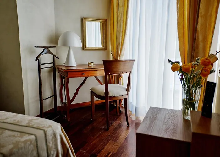 内格莱斯科酒店 4*